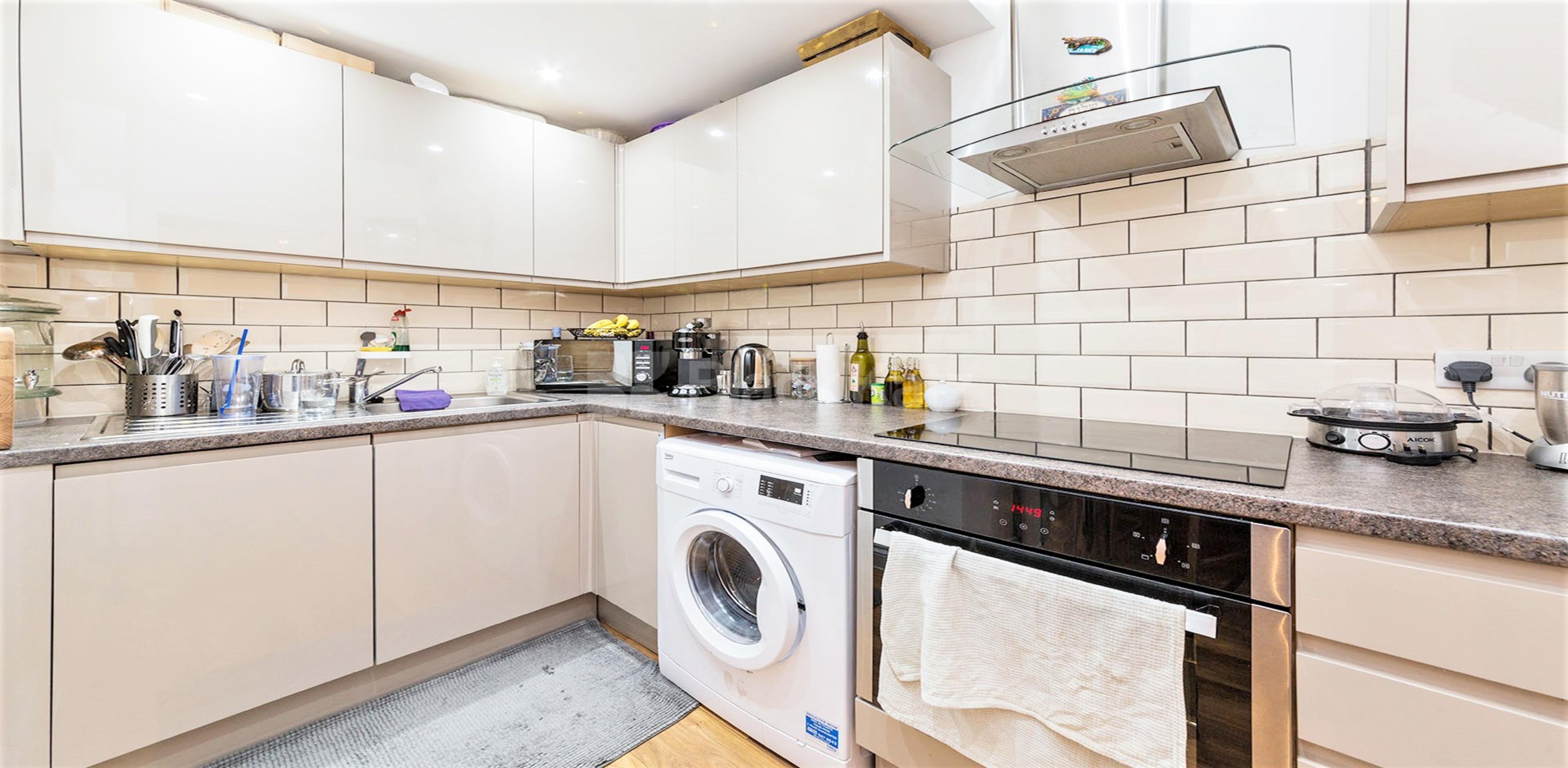 			RECENTLY REFURBISHED , 2 Bedroom, 1 bath, 1 reception Flat			 Richmond Way, Shepherds Bush/Brook Green W14